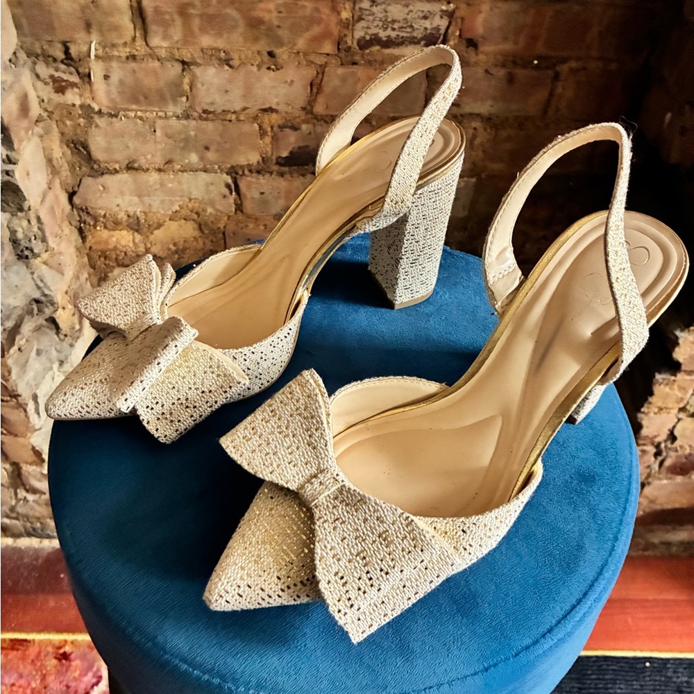 Jessica Simpson Gold Bow Heels